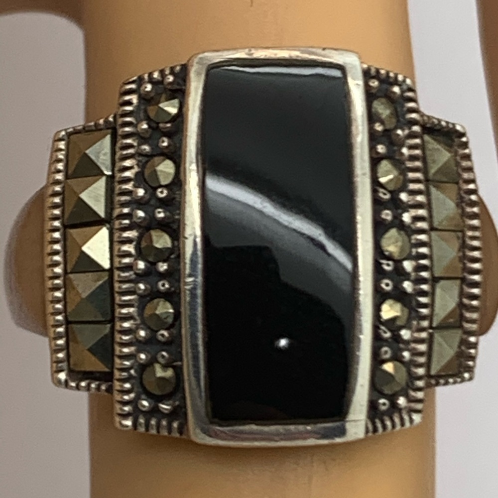 925.Sterling Vintage Onyx Ring Sz 8.